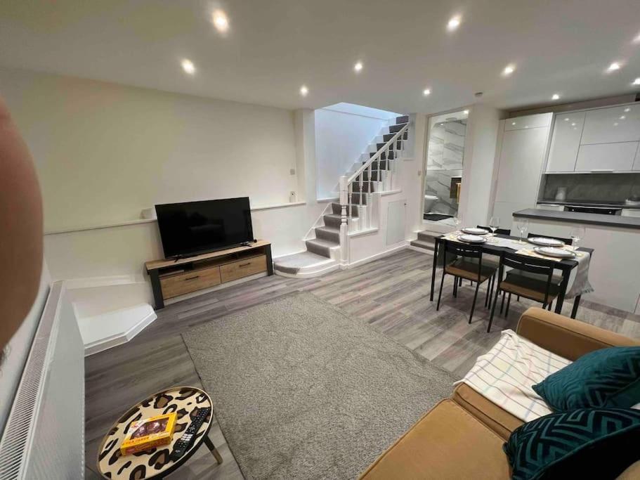 Stunning 3Br Maisonette In Brixton London Exterior photo